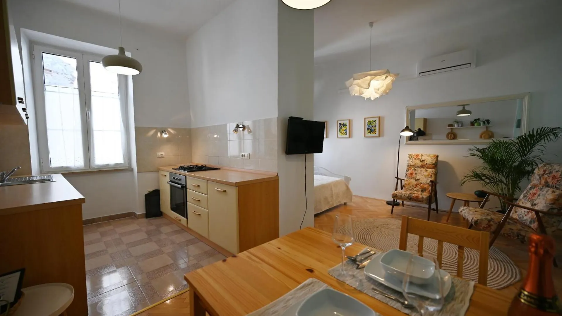 Carera City Rovinj 0*,  Croatia